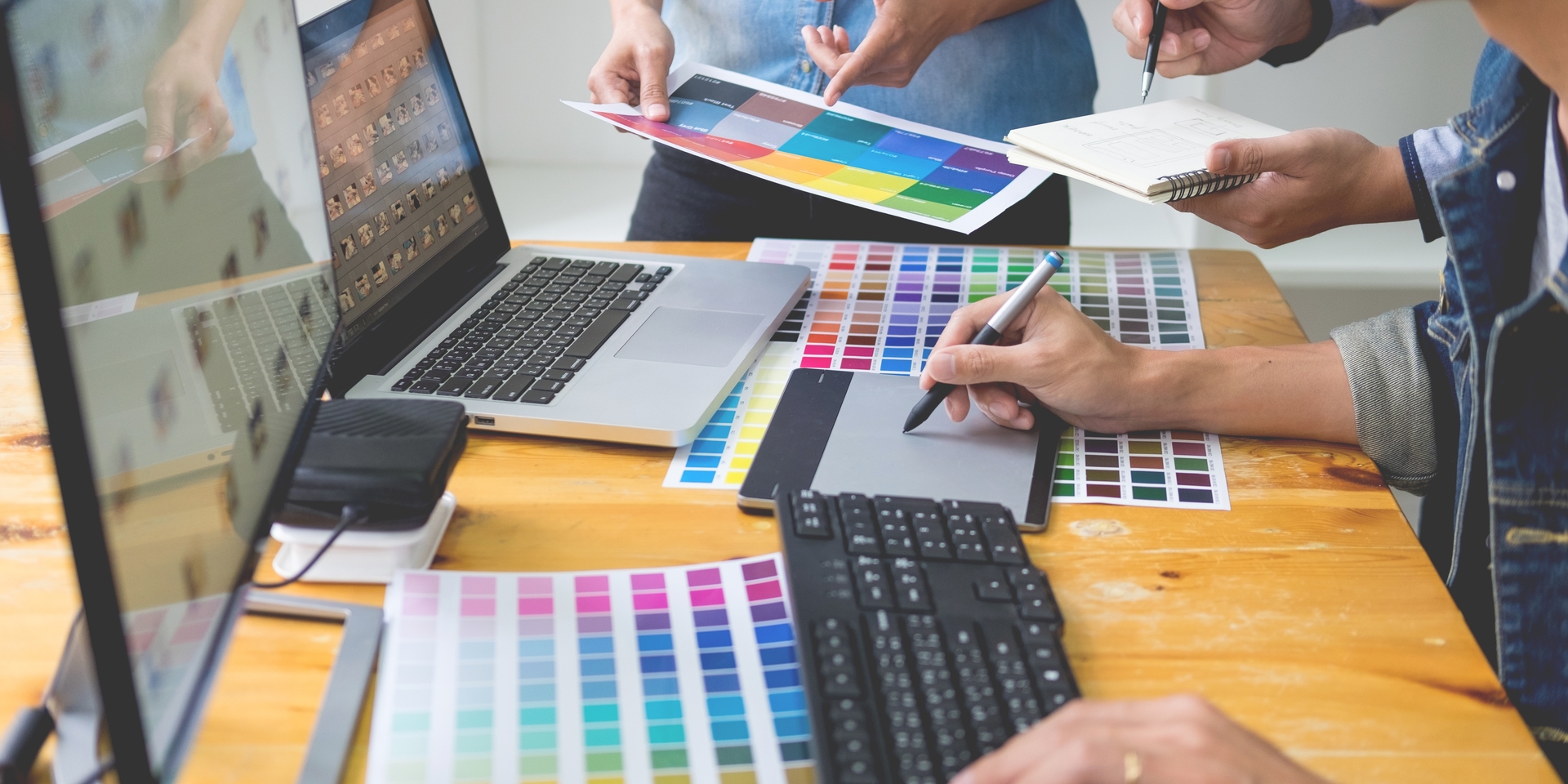 Graphic Design business service offers Brand Logo, Business Card, Flyer, Brochure, Stamp, Billboard, Storefront Advertising, Packaging, Resume/CV, and Image Editing